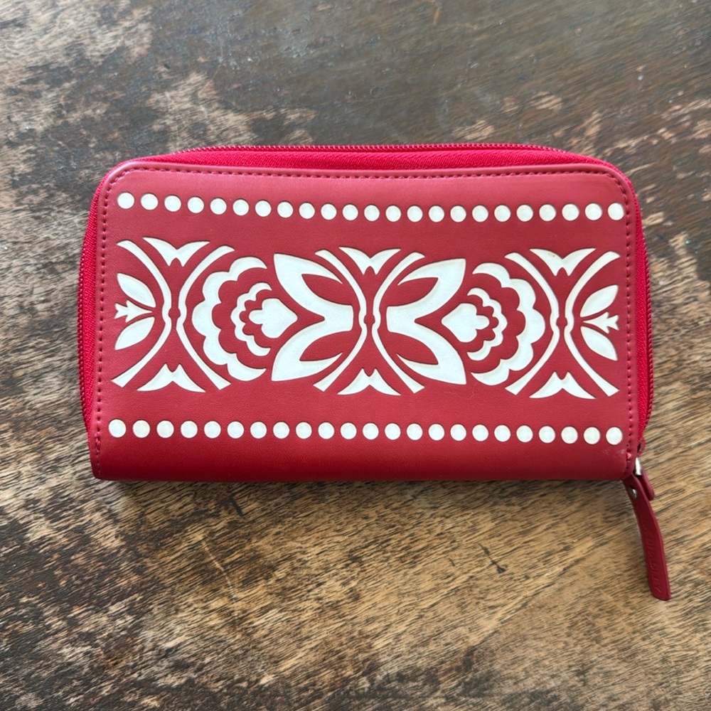 VERA BRADLEY LASER-CUT
ACCORDION CHERRY BLOSSOMS FAUX
LEATHER TRAVEL WALLET A35